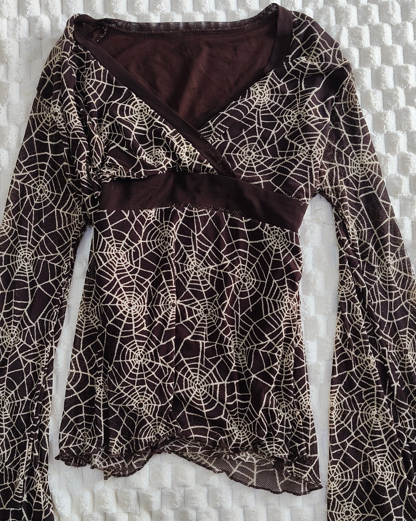 grunge cobweb print